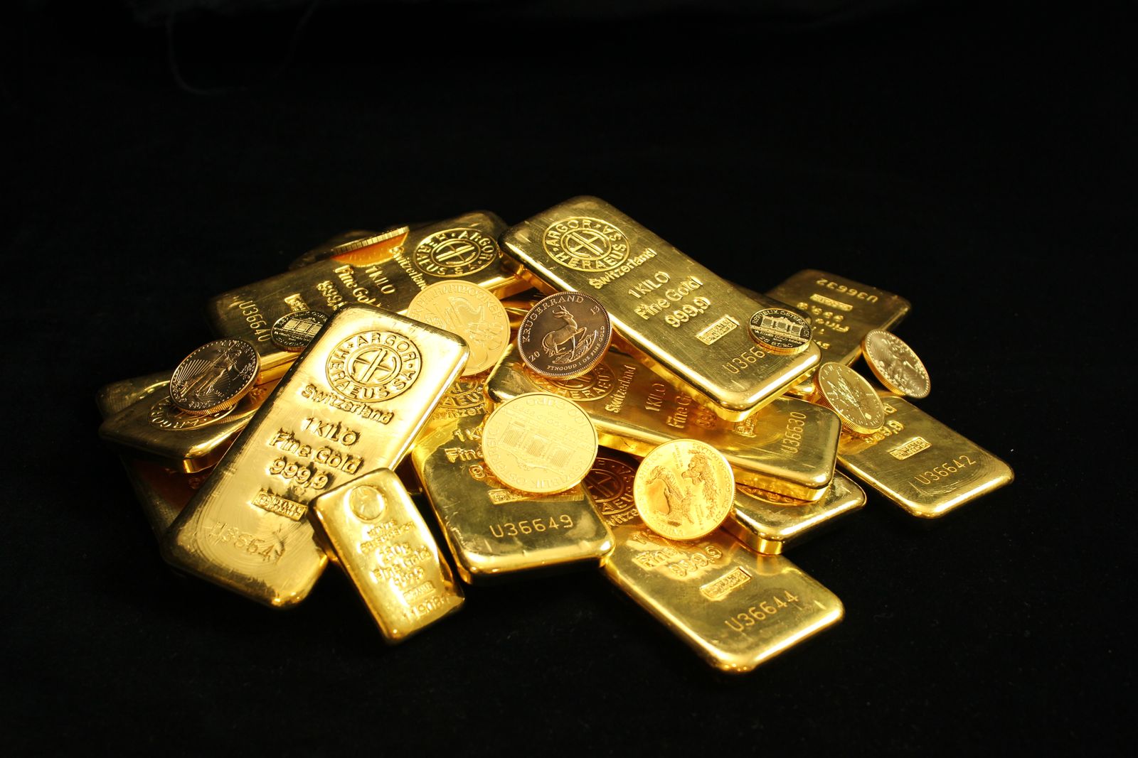 American Gold Eagles vs Gold Buffalos: Which U.S. Gold Coin Is Right for You?
