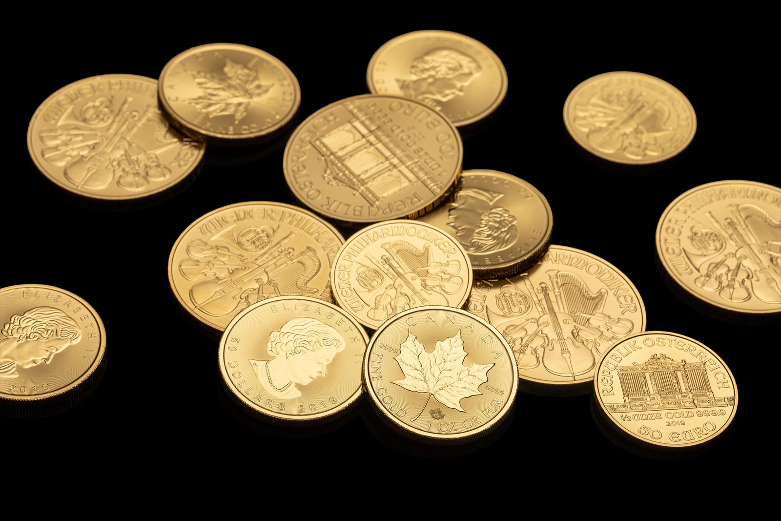GOLD Drops More Than 3% as Treasury Yields and Fed Outlook Pressure Prices