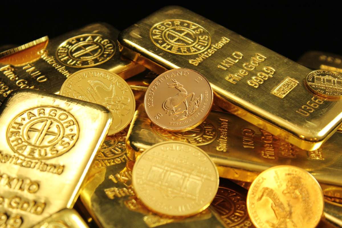Gold Prices Down 4%, Fuels Selective Buying