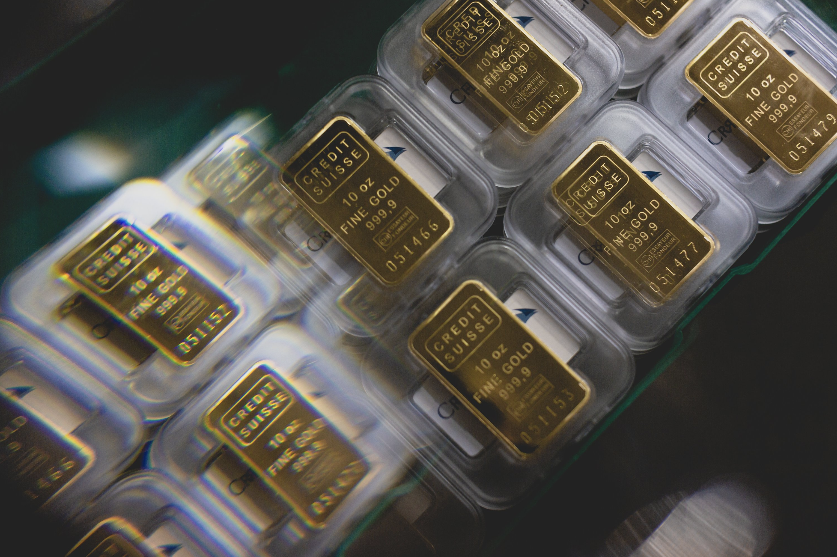 Rising Bond Yields Pressure Gold, but Mining Companies Show Resilience