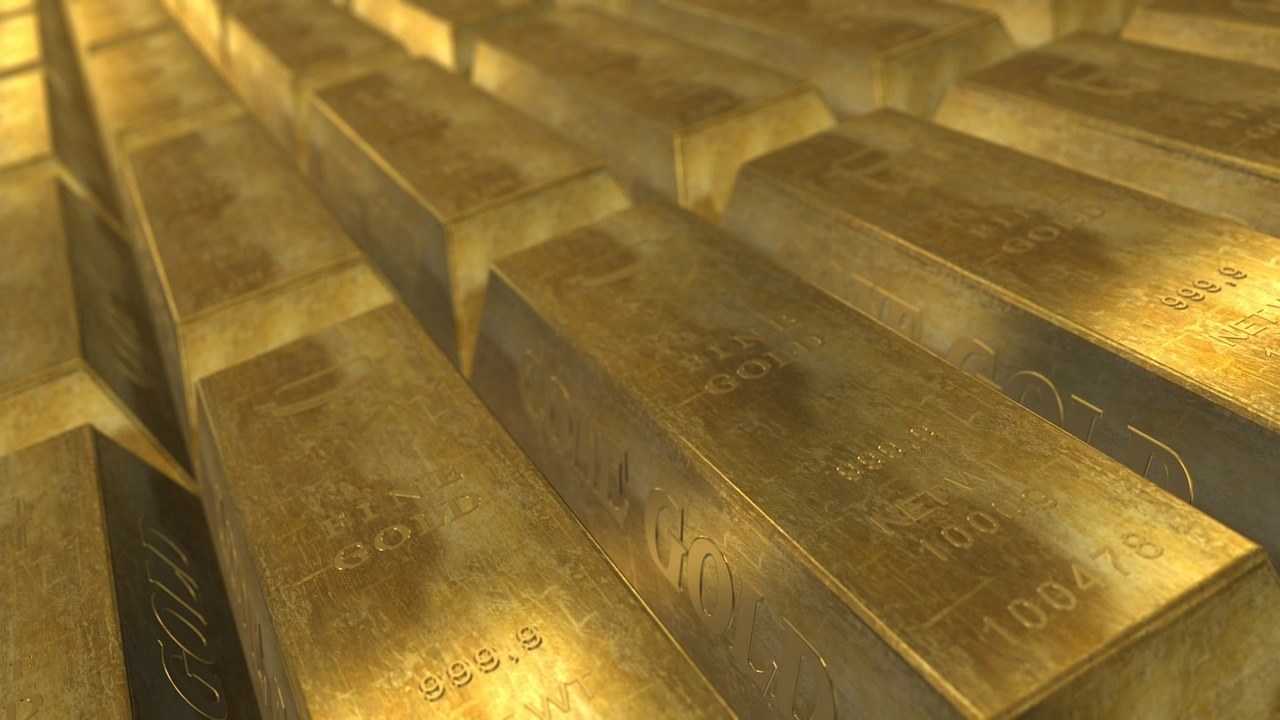 Gold Stays Near Seven-Week Low After 4% Plunge as Fed Hike Bets Rise